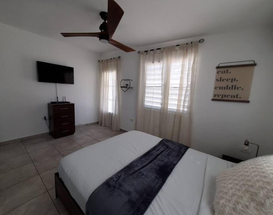 Aguadilla Sunset Apt Ac Wifi 8 Minute Walk Crashboat Beach Экстерьер фото